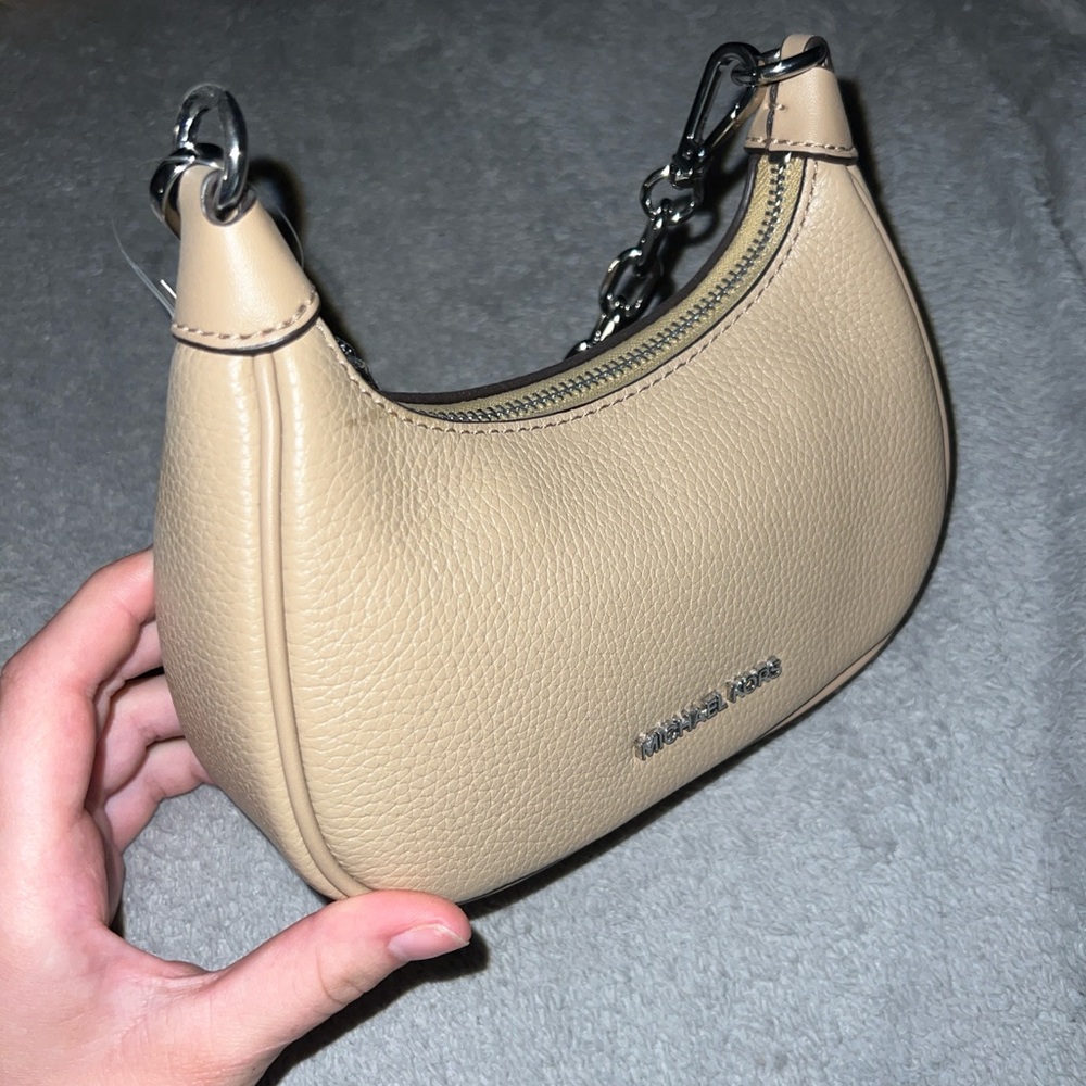Michael Kors Mini Zip Pouchette - Picture 3 of 6